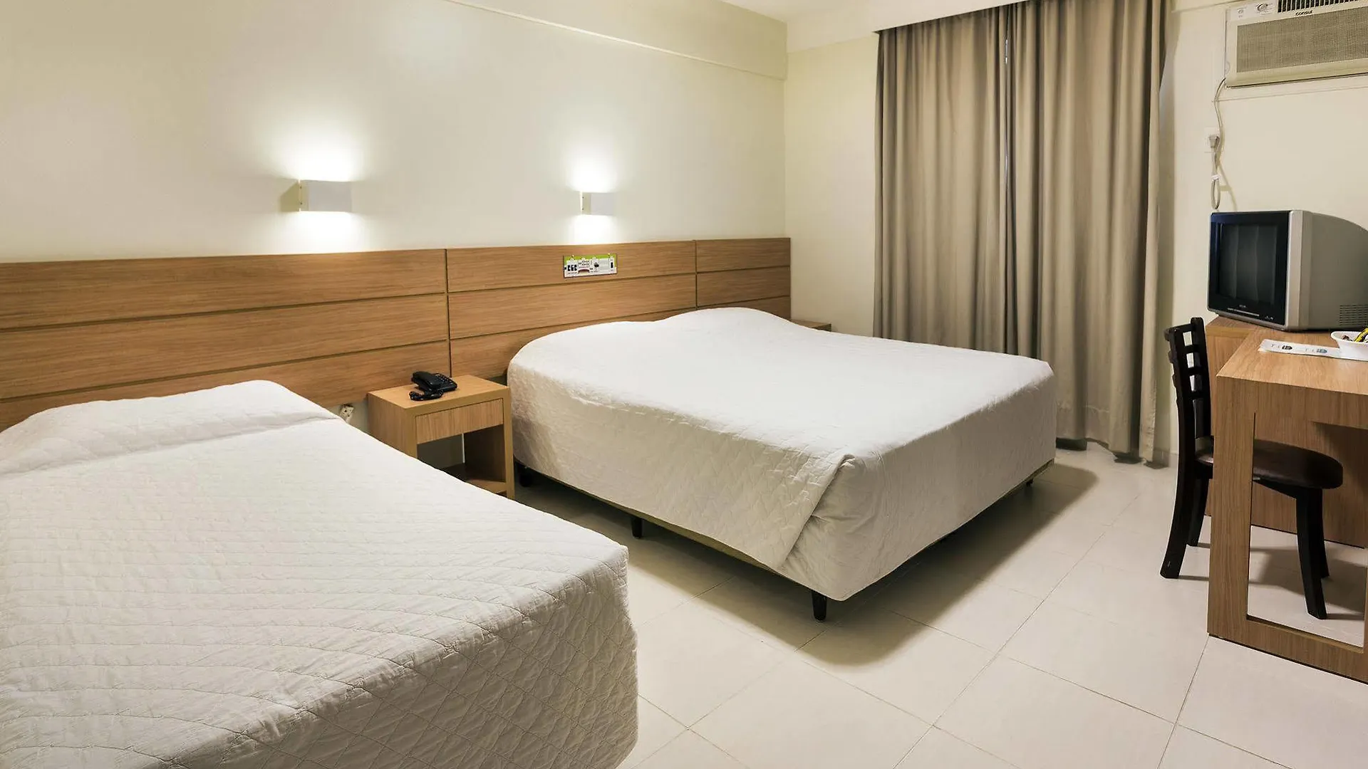 Tropikalya Gold Hotel Balneário Camboriú 3*,